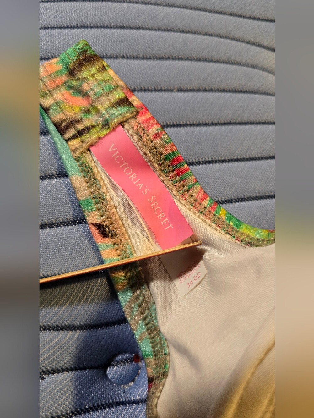 NWOT Victoria's Secret Hottie Halter Turquoise Pink Multicolor Bikini Top 34DD - Picture 3 of 5